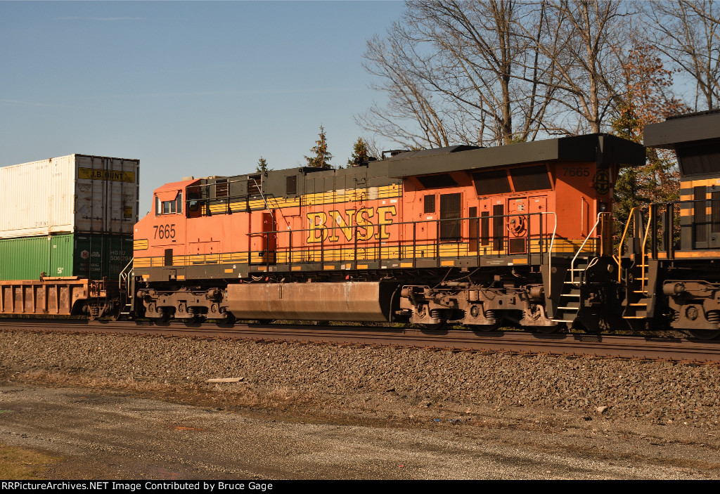 BNSF 7665